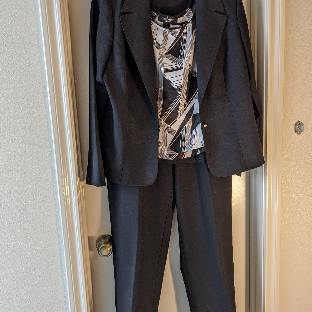 Pant suit